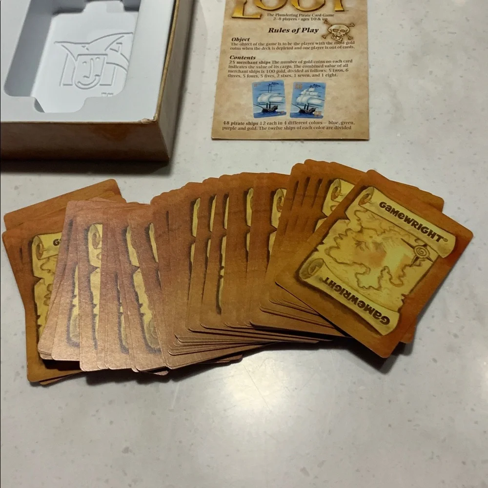 LOOT The plundering Pirate Card Game by -GameWright Mensa select & Dr Toy award